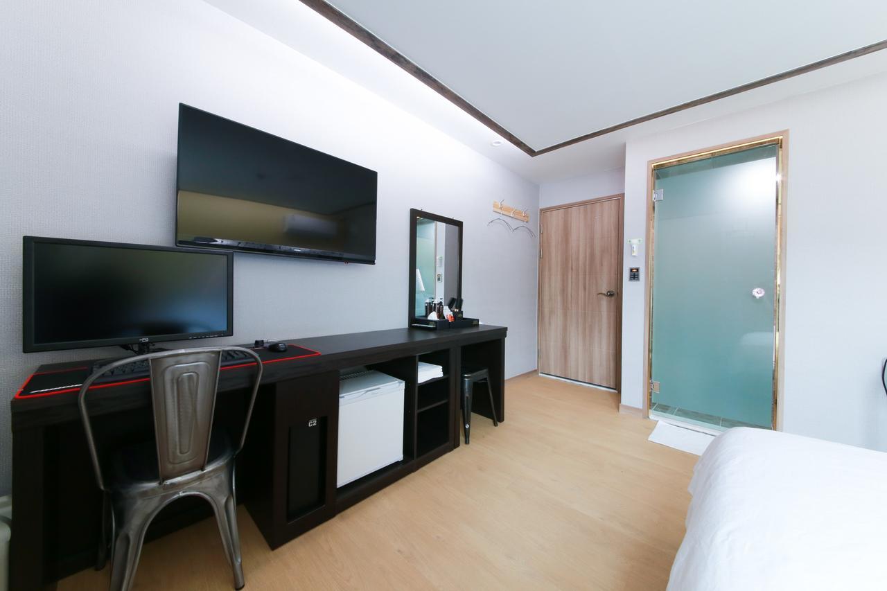 Noble Hotel Incheon Bagian luar foto