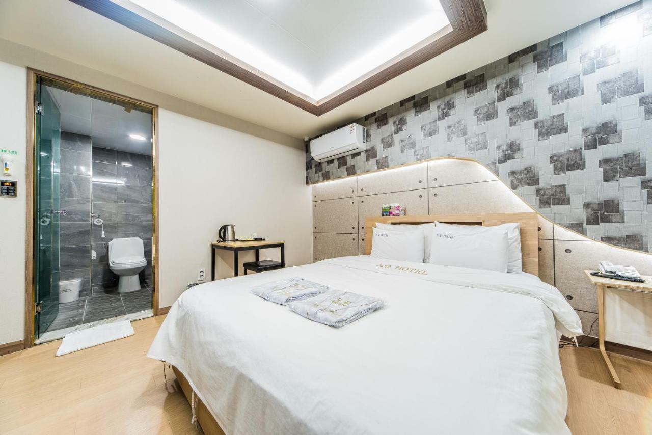Noble Hotel Incheon Bagian luar foto
